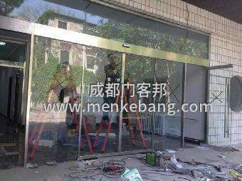 玻璃自動門突然關(guān)不了,成都上門維修自動門 玻璃自動門突然關(guān)不了,成都上門維修自動門