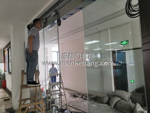 成都做一套感應(yīng)門(mén)要多少錢(qián),定制感應(yīng)自動(dòng)門(mén)價(jià)格 成都做一套感應(yīng)門(mén)要多少錢(qián),定制感應(yīng)自動(dòng)門(mén)價(jià)格