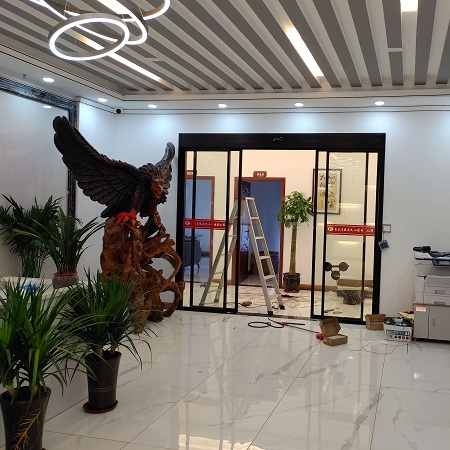 成都鋁合金型材感應門安裝案例 成都鋁合金型材感應門安裝案例